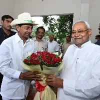 Nitish Kumar lauds CM KCR