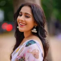 rashmi gautam tweet on a netizen over hern previous tweet