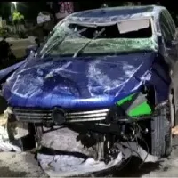 Madhapur: Car overturns after hitting divider, accused removes number plates