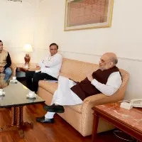 amit shah meets bollywood director Rohit Shettyin mumbai