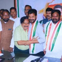 gaddar meets tpcc chief revanth reddy