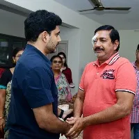 nara lokesh visits chennupati gandhi in hyderabad