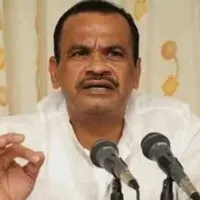 congress mp komatireddy venkat reddy will take deeksha for the farmers