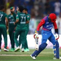 Pakistan restricts Afghanistan for low score