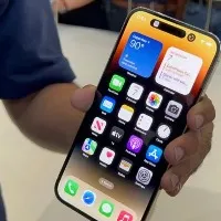Dont ask your relatives to get cheap iPhone 14 from the US