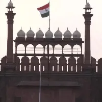 Queen Elizabeth II death Tricolour fly half mast at Red Fort Rashtrapati Bhavan