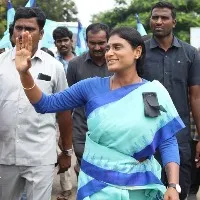 nalgonda and mahaboobnagar district mals complaint to ts assembly speaker over ys sharmila
