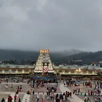 Huge rush in Tirumala again