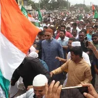 mjlis chief asaduddin owaisi participated in rally with out security