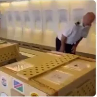 bollywood actress Raveena Tandon shares a video of boeing flight visuals which transported chaatas to india