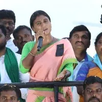 YSRTP Chieef YS Sharmlia sensational comments over YSR death