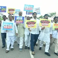 Chalo Assembly: TDP leaders climb building, raise slogans against YSRCP rule