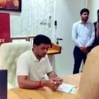 Pic of Shindes Son Shrikant Shinde on CM Chair Goes Viral