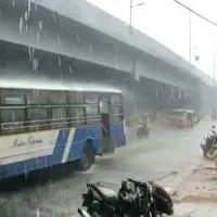 Heavy rain down pours in Hyderabad this evening