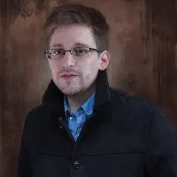 Putin signed to grant Russian citizenship for Edward Snowden