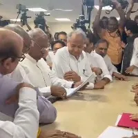 Mallikarjun Kharge and shashi Tharoor files their nominations