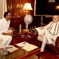 komatireddy raj gopal reddy meets amit shah in delhi