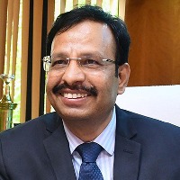 TSRTC MD escapes with minor injuries