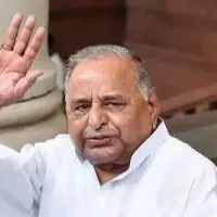 Mulayam Singh Yadav health deteriorates