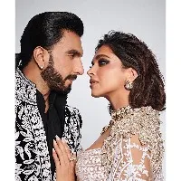 Ranveer Singh shuts down separation rumours with Deepika Padukone again