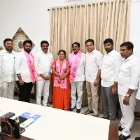 ex mla nallala odelu rejoins trs with his wife