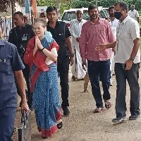 sonia gandhi visits Bhimanakolli Mahadeshwara temple in karnataka on vijaya dashami