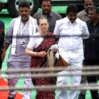 Sonia Gandhi joins Bharat Jodo Yatra in Karnataka