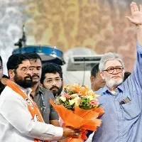 Uddhav Thackeray brother Jaideb Thackeray announces support to Eknath Shinde