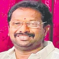 Murder attempt on YSRCP leader in WG dist