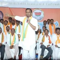 Komatireddy Rajagopal Reddy challenges KTR