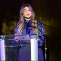 Netizens fires on Priyanka Chopra