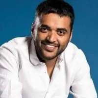 Zomato CEO Deepinder Goyal turns delivery boy for every quarter