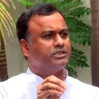 KCR family grabbed lands says Komatireddy Raj Gopal Reddy