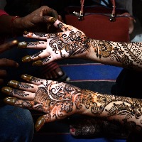 Don't apply mehendi from Muslim youth, warns Hindu Mahasabha
