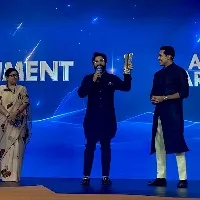 Allu Arjun gets CNN News18 Indian Of The Year award