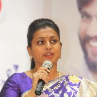 Chandrababu, Balakrishna spoke blatant lies in Unstoppable 2: Roja