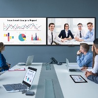 Google Meet to automatically zoom in on your face for more visibility