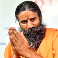Ramdev alleges Bollywood stars take drugs