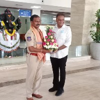 గోల్డెన్ అవ‌ర్‌పై అవ‌గాహ‌న క‌లిగించ‌డంలో భాగంగా వ‌ర‌ల్డ్ ట్రామా డేవేడుక నిర్వ‌హించిన ఎస్ఎల్‌జీ హాస్పిటల్స్