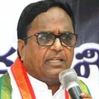 Ponnala Lakshmaiah fires on voting staff of Congress president polling