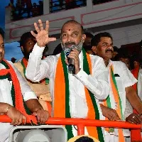 bjp telangana chief bandi sanjay comments on kcr
