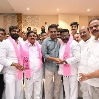 swamy goud and dasoju sravan joins in to trs