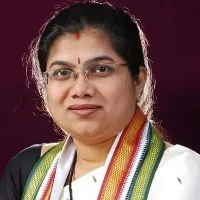 palvai sravanthi fires on komatireddy venkat reddy