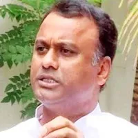 KCR and KA Paul are same says Komatireddy Raj Gopal Reddy