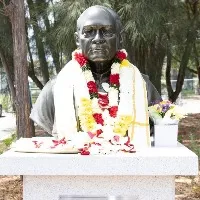 trs nri wing unviels pa narasimha rao starue in sydney