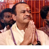 Show-cause notice to Komatireddy Venkat Reddy