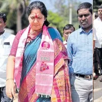 I Cannot wear Chappals till KCR Would CM Once Again says Satyavathi Rathod