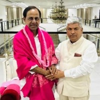 BJP leader Rapolu Ananda Bhaskar meets KCR, may join TRS