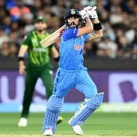 Pakistan legend Wasim Akram terms Virat Kohli an alien