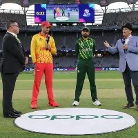 Pakistan takes Zimbabwe in perth